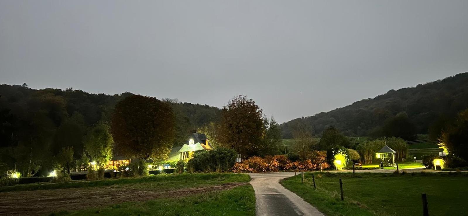 Auberge Du Val Au Cesne Saint-Clair-sur-les-Monts Екстериор снимка